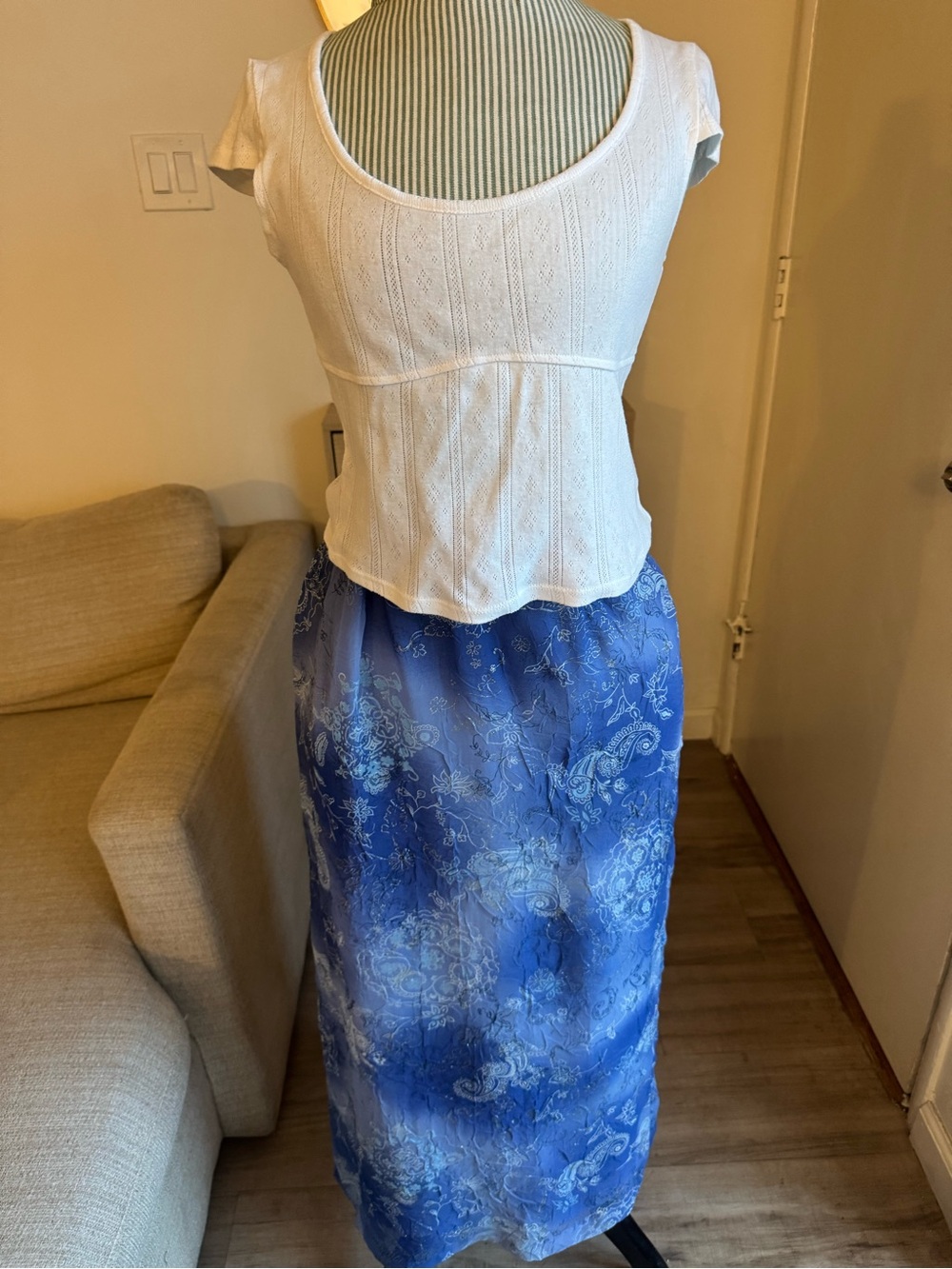 Vintage CLIO Blue Paisley Sheer Midi Skirt Size 6